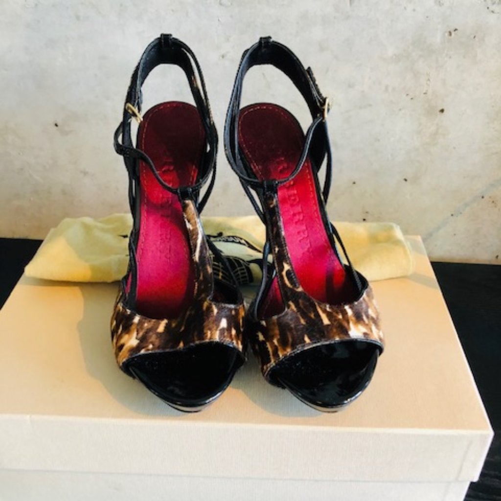 Brand New Burberry Tiger Print Platform Sandal